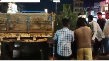 হুগলি: মোটর ভ্যানের ধাক্কা ট্রাক্টরকে, গুরুতর জখম চালক!