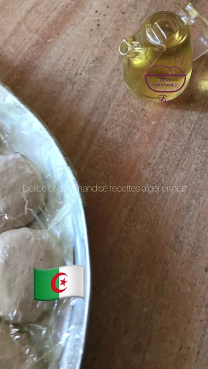 محاجب اللحم على طريقة جدتي و امي ربي يحفظها recette de mhajeb aussi disponible sur mon blog le lien dans la boîte de description mhajeb à la viande hachée très bonne comme le faisaient ma grand-mère et ma maman