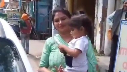 बिजनौर:अचानक कार का गेट बंद होने से 1 वर्षीय मासूम कार में फंसी