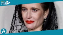 Eva Green ensorcelante en petite tenue noire et cape brodée face aux Mousquetaires