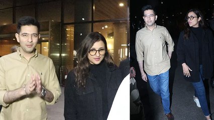 Parineeti Chopra Raghav Chadha Marriage Rumors के बीच Airport Casual Look में Blush करते Video Viral