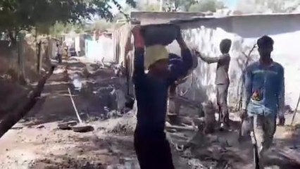 अशोकनगर: नल जल योजना की पाइप लाइन डालने खोदी गई सड़क से ग्रामीणों को निकलने में हो रही परेशानी