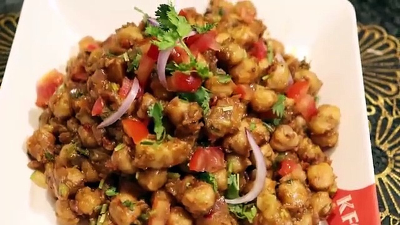 Iftar_ka_Khazana_Masala_Chole_Hi_Banana_(Kabuli_Chana_Masala)_Recipe(360p)