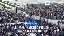 El papa Francisco preside la misa del Domingo de Ramos horas después de ser dado de alta