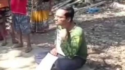 বউ ফেরত দাও, শ্বশুর বাড়ির সামনে ধর্নায় জামাই! দেখুন ভিডিও