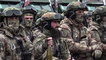شاهد: رمضان قديروف يتفقد القوات الشيشانية المتجهة للقتال في أوكرانيا