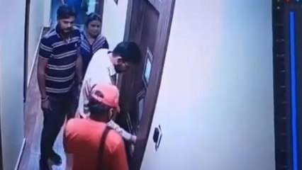 आकांक्षा दुबे की मौत के दिन दरवाजे पर थे 4 लोग, कुछ इस तरह से खुला कमरा नंबर 105