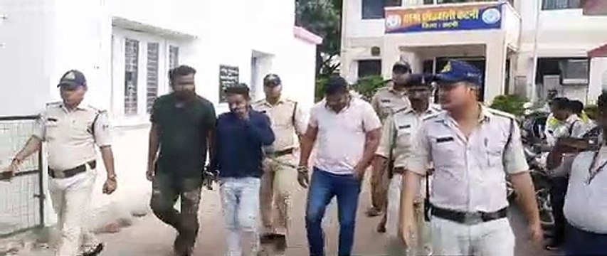 वीडियो : बदमाशों का पुलिस ने निकाला जुलूस