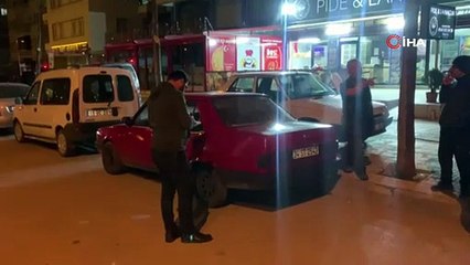 Çorum'da iki ayrı otomobilden birbirlerine ateş açtılar