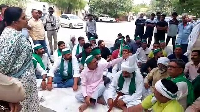 Video:गाजियाबाद में दोषियों के खिलाफ कार्रवाई की मांग को लेकर धरने पर बैठे Bku कार्यकर्ता