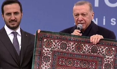 Erdoğan, toplu açılış töreninde seccade çıkardı, Kılıçdaroğlu'nu hedef aldı: 15 Mayıs'ta inşallah şükür namazını bu seccadede kılabiliriz