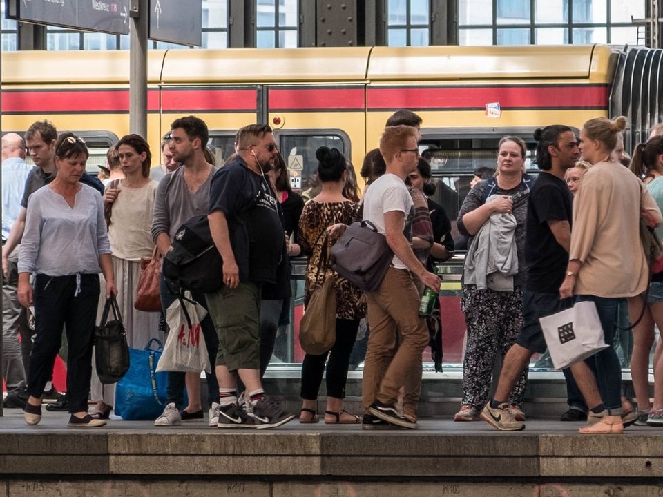 Verkaufsstart für 49-Euro-Ticket: Das muss man wissen