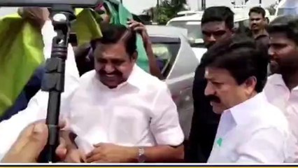 ஓங்கூர் சுங்கச்சாவடியில் எடப்பாடி பழனிச்சாமிக்கு உற்சாக வரவேற்பு