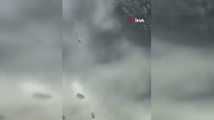 Hindistan'daki toprak kaymasında çok sayıda kişi ölümden döndü