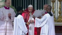 Papa Francisco preside a missa de Domingo de Ramos