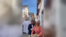 Arde la imagen de la Virgen del Rocío de Vélez-Málaga al caerse una vela del trono