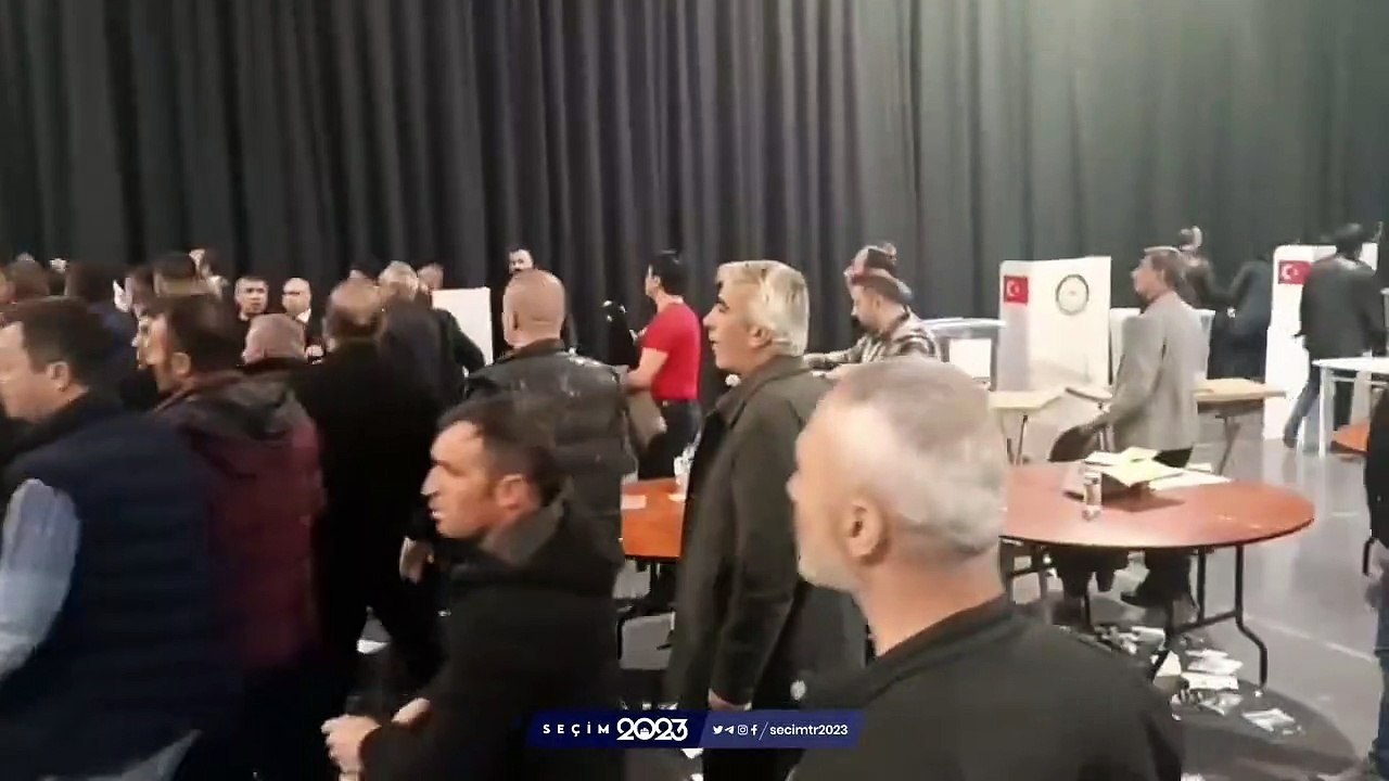 İyi Parti'nin Ankara Temayül Yoklaması'nda kavga çıktı