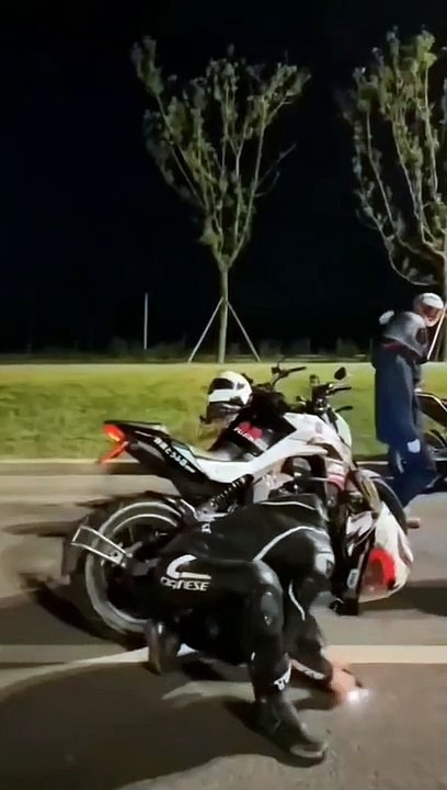 Bike race attitude boys style video