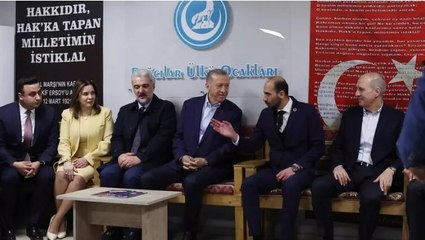 Cumhurbaşkanı Erdoğan, Bağcılar Ülkü Ocakları'nı ziyaret etti