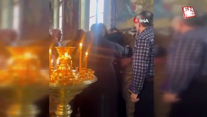 Kilisede ayin sırasında rahip ile Ukraynalı asker arasında kavga