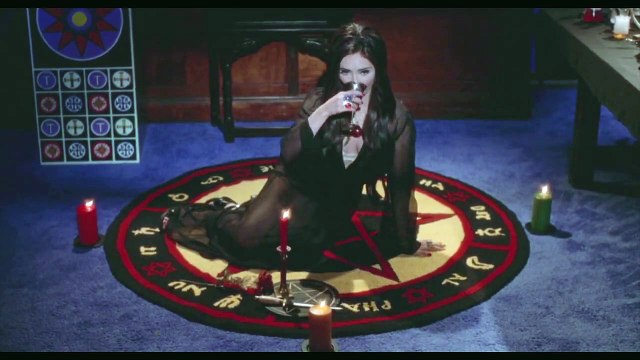 Les sorcières à Hollywood Bande-annonce (EN)