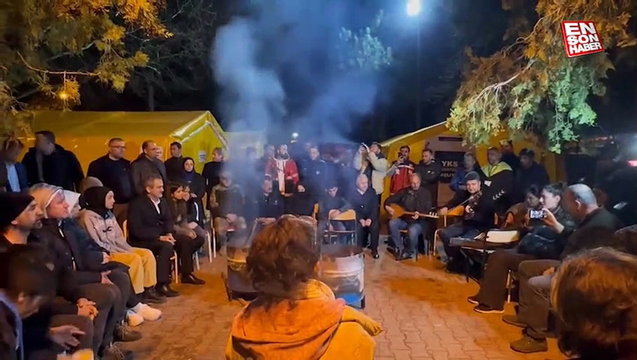 MEB Bakanı Mahmut Özer, depremzede öğrencilerle buluştu
