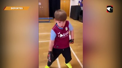 El hijo del Dibu Martínez ganó un premio en su escuelita de fútbol y lo festejó con el baile de su papá