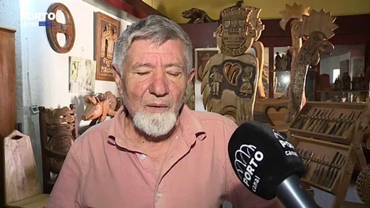 Artesão de Barcelos está a construir cadeira para o Papa Francisco