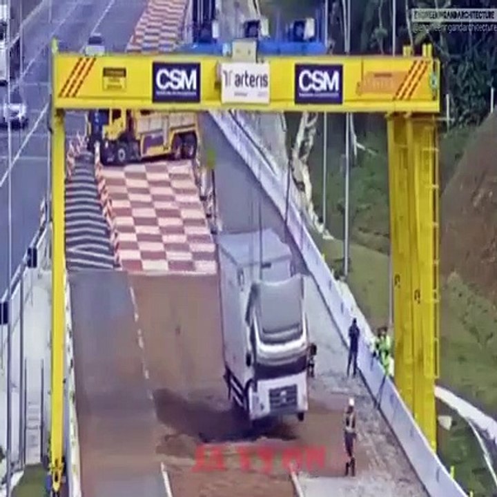 Craziest bus, truck  Crash Compilation - Best of Driving Fails [USA, CANADA, UK & MORE] Fails#2022