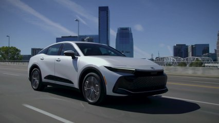 2023 Toyota Crown XLE Oxygen White Driving Video