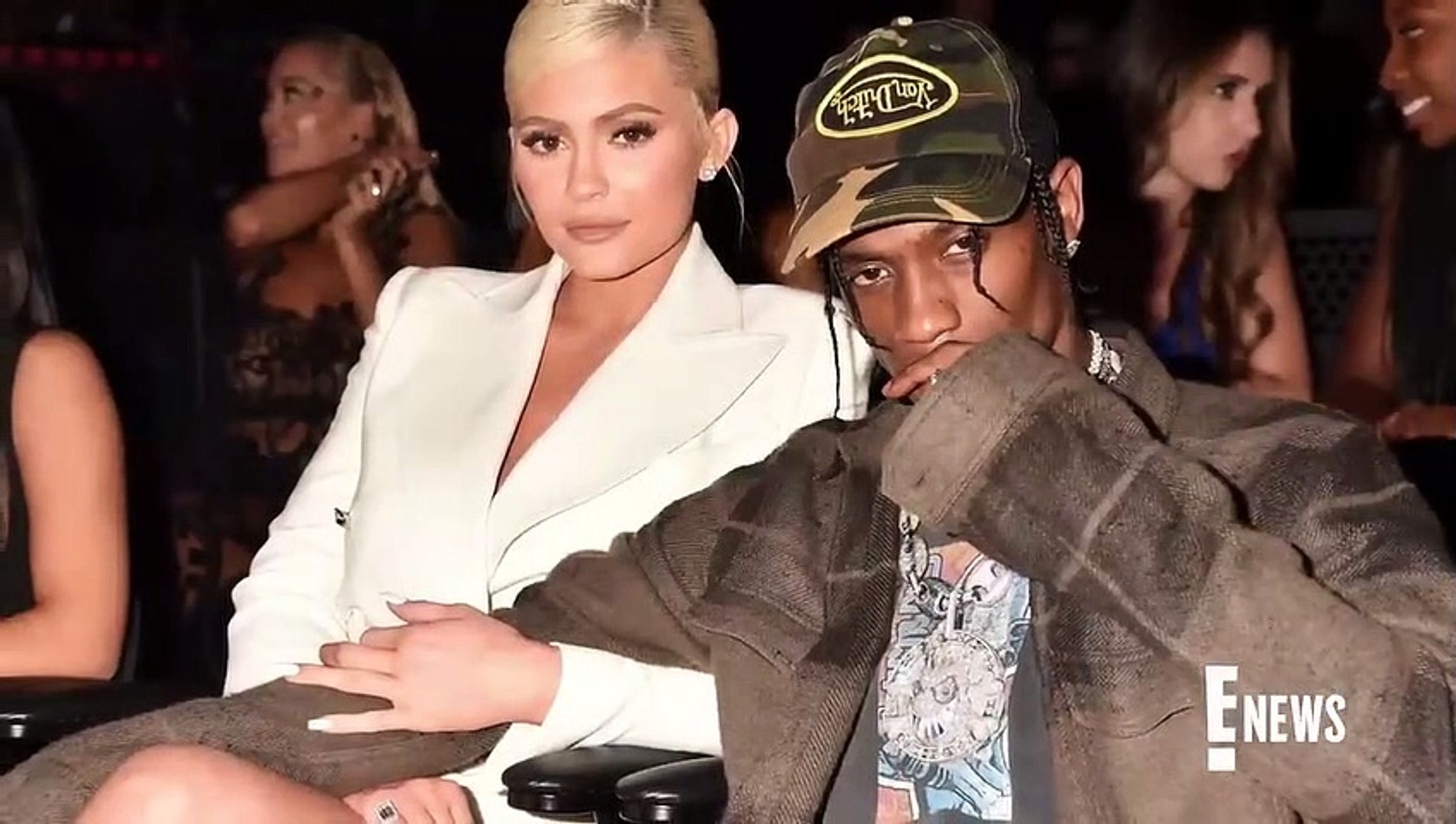 ⁣Travis Scott Makes RARE Comment on Kylie Jenner's BTS Photoshoot _ E! News