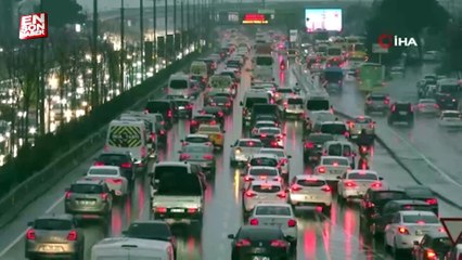Anadolu Yakası'nda yağmur sonrası trafik yoğunluğu yaşandı