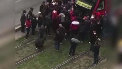 ANTALYA-BULVARDA KARŞIYA GEÇERKEN TRAMVAYIN ALTINDA KALDI