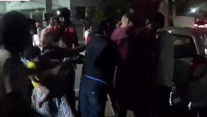 'रूठी बीवी' को मनाने पहुंचा पति, ससुराल वालों ने सड़क पर दिया कांड....