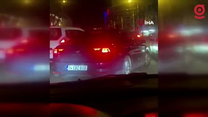 Asker konvoyu trafiği durma noktasına getirdi