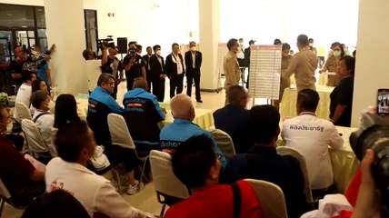 'เลือกตั้ง 2566' ผู้สมัคร ส.ส.จาก 8 พรรค พร้อมกองเชียร์นับหมื่นคนแห่มากันคึกคัก