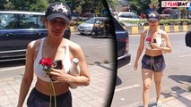 Malaika Arora को Fan ने दिए Roses; Diva Yoga Studio के बाहर Malaika ने Fan से की बात, Viral Video