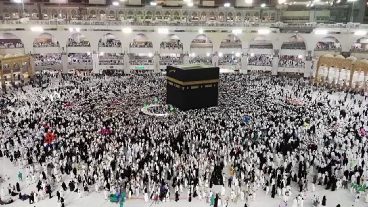 Surah Yaseen Surah Rehman Surah Waqiah Surah Mulk in Beautiful Relaxing voice Must listen for better sleep Healing therapy