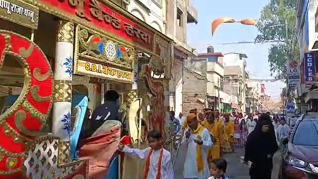 जैन समाज ने निकाला जुलूस