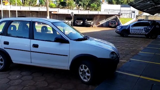 Corsa furtado na Avenida Tancredo Neves é recuperado pela Guarda Municipal