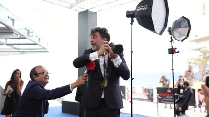 VOICI - "Je t'aime à l'infini" : Stéphane Plaza rend hommage à son père pour une belle occasion