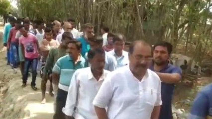 চাঁচলঃনদী বাঁধ পরিদর্শনে বিধায়ক,ভোটের মুখে সংস্কারের আশ্বাস