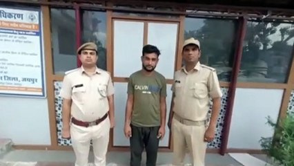 बलात्कार के मामले में फरार चल रहे इनामी बदमाश को दबोचा