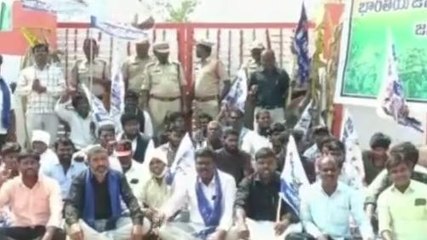 జనగామ: మా ఓట్లు లేకుండా మీరు అధికారంలోకి రాలేరు.. గుర్తుంచుకోండి..!