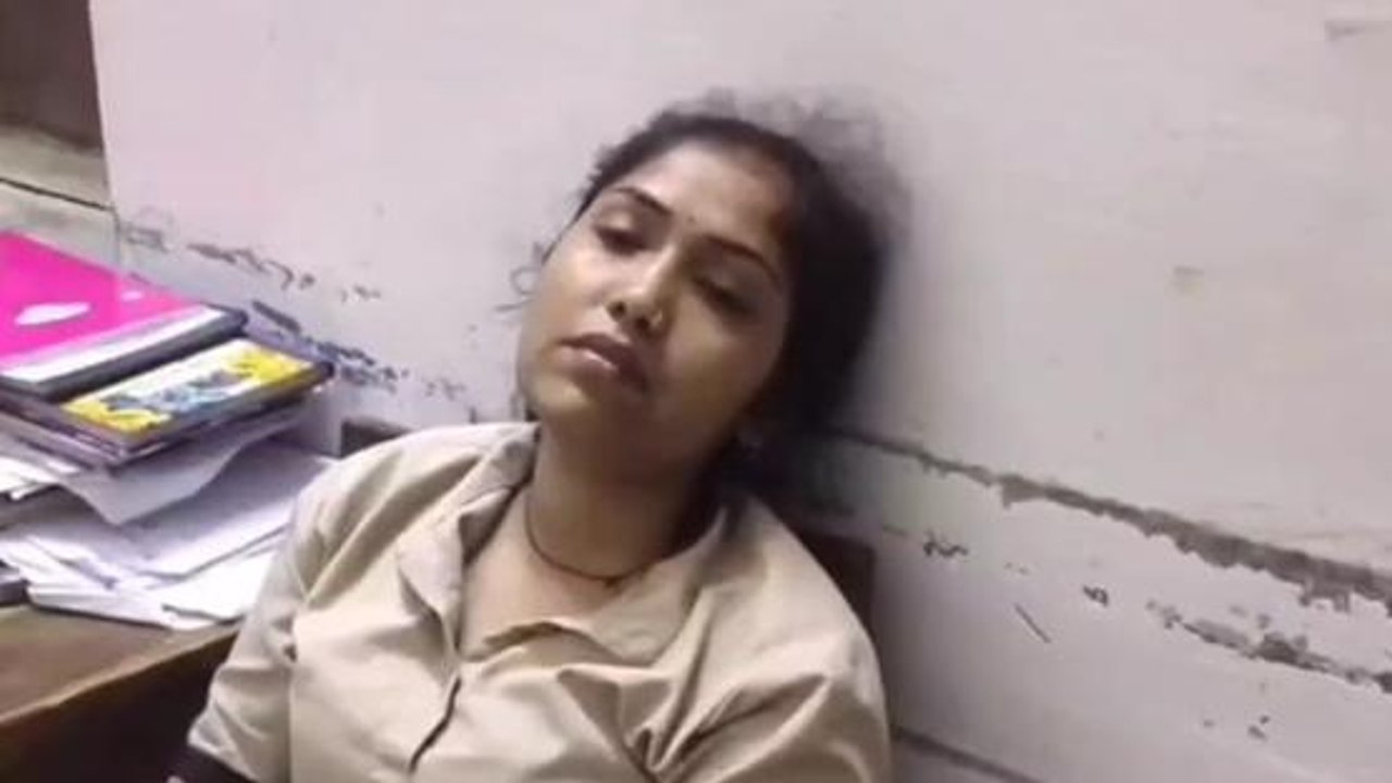 रीवा: अस्पताल में लेबर इंचार्ज व यूडीएस महिला कर्मचारी के बीच जमकर मारपीट