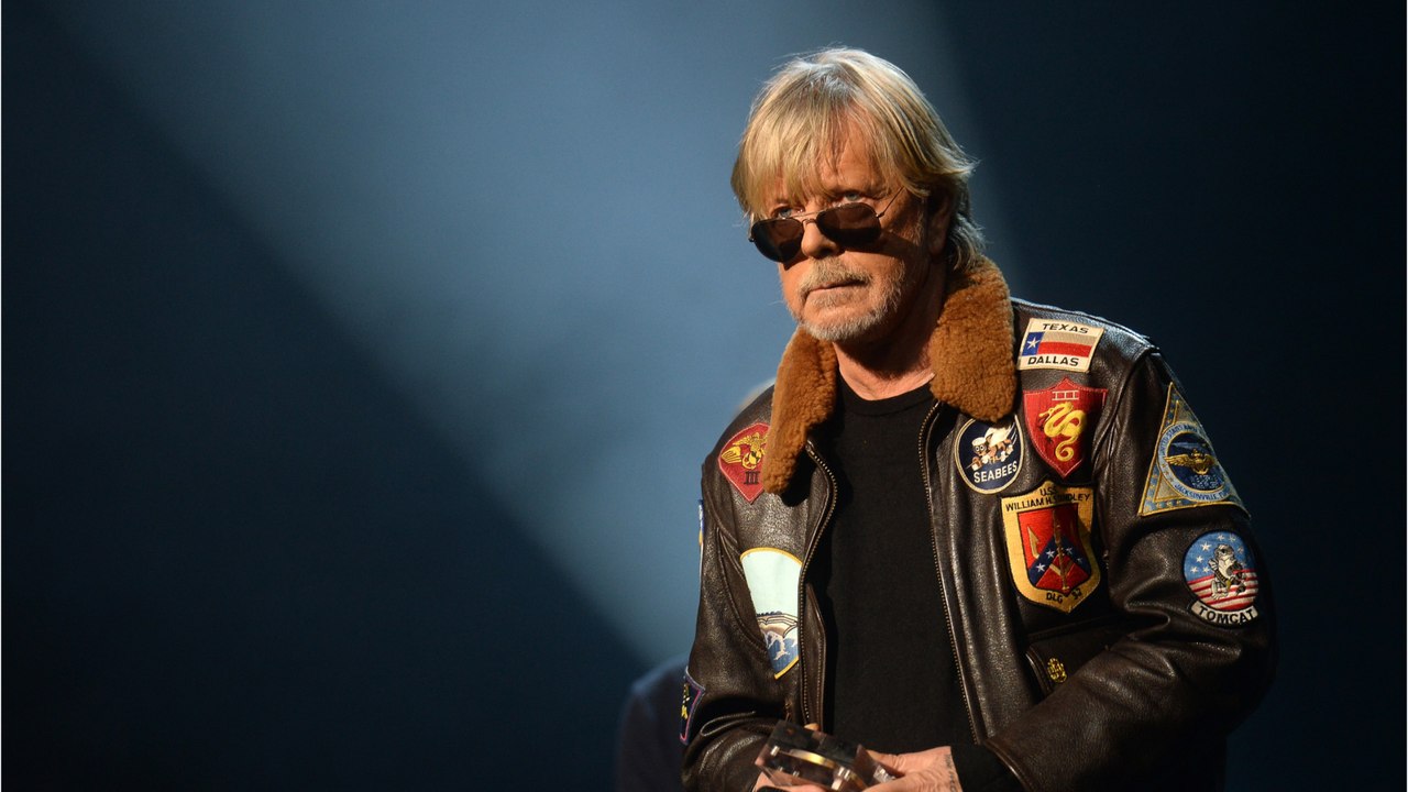 GALA VIDEO - Renaud : il vit avec deux ex-fans… et l'un d'eux a une deuxième vie étonnante