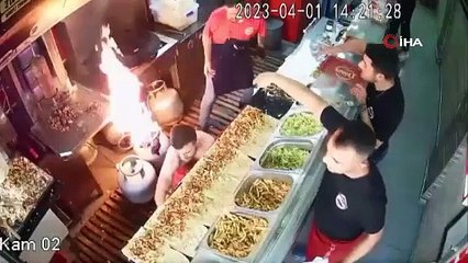 Değişimi Esnasında Aniden Parlayarak Alev Alan Tüp Nedeniyle Yaşanılan Panik Kameralara yansıdı!