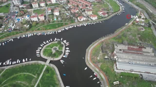 Küçükçekmece Menekşe Deresi kahverengine büründü