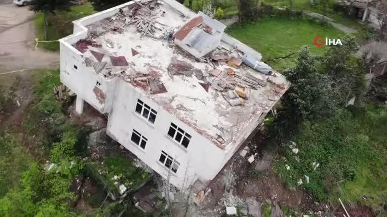 Ordu'da heyelan: Bir ev yan yattı