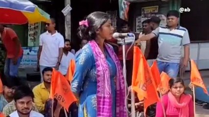 দঃ দিনাজপুর : দুর্নীতি নিয়ে প্রতিবাদ! এ আবার কেমন বিক্ষোভ ?